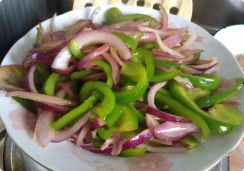 佛手瓜能和胡萝卜一起炒着吃吗,健康美味的炒菜新选择